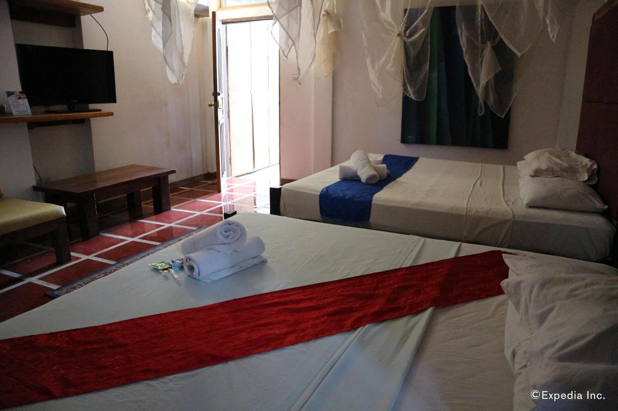 Bed and Breakfast The Lotus Garden Puerto Princesa Exterior foto